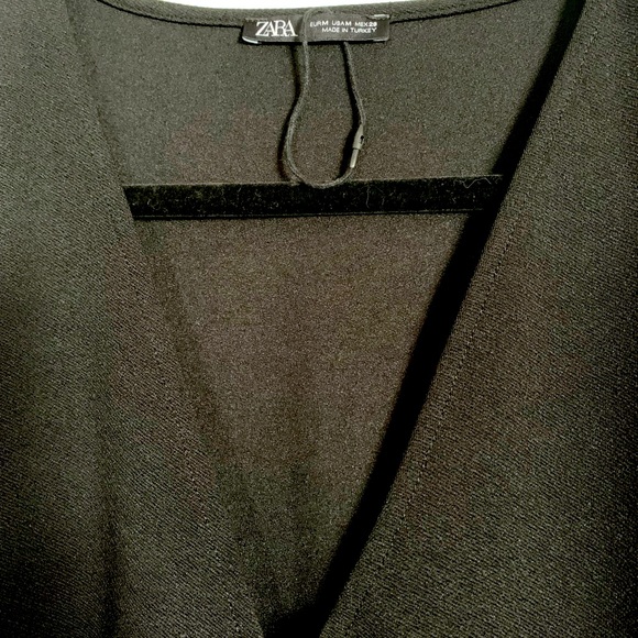 067 NWOT ZARA V-neck top with belt - Picture 4 of 5